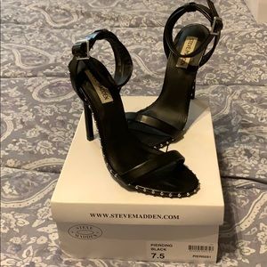 NW Steve Madden Heels